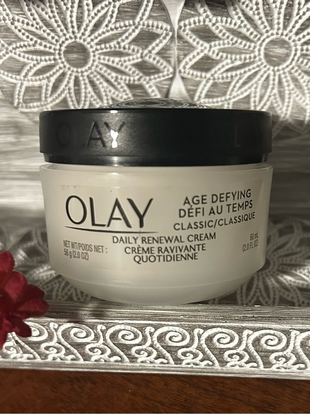 OLAY Classic Age Defying Daily Renewal Cream